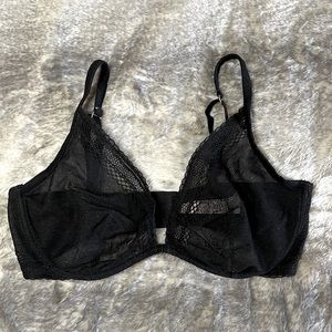 VICTORIA’S SECRET Incredible Unlined Plunge Bra